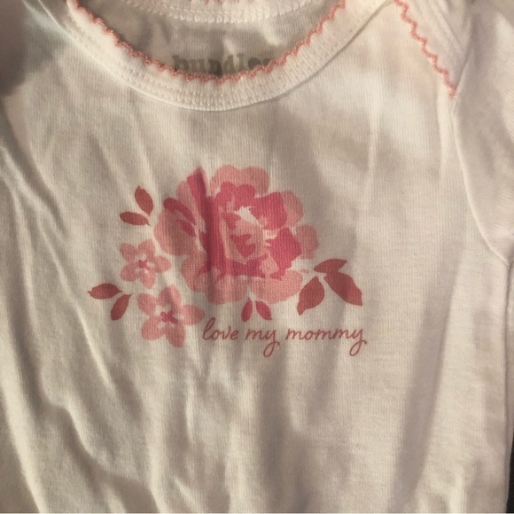 Bundles Brand Love My Mommy Onesie and Footed Pants - Picture 3 of 9